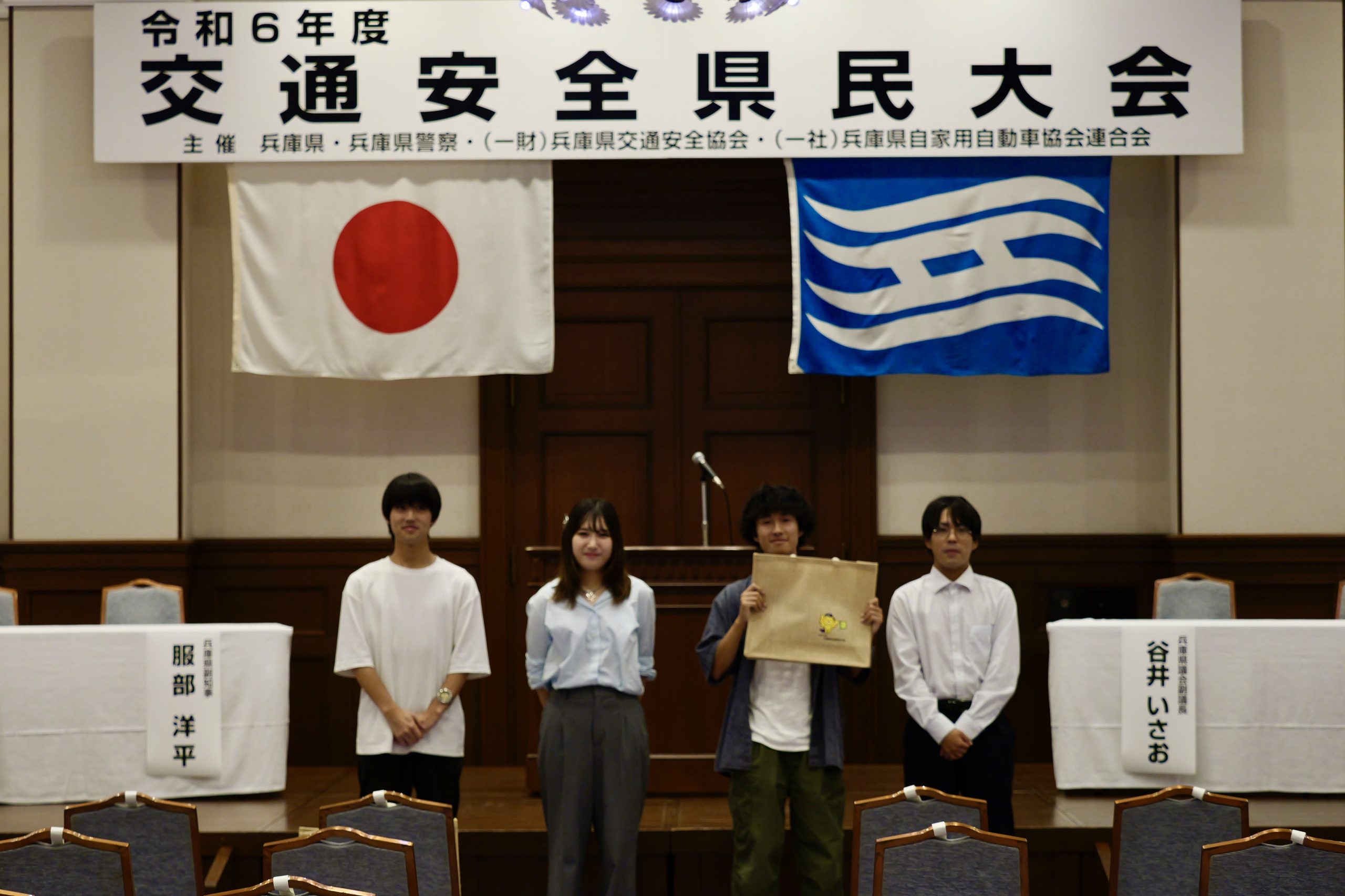 神戸高校百年史 　3冊　(学校編 ・映像編　・同窓会編) 映像表現学科映画コース3年生】兵庫県交通安全啓発動画制作（学科